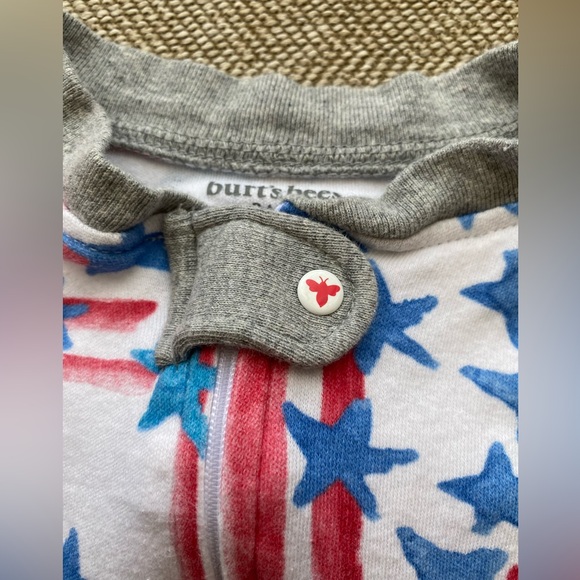 Burt’s Bees Organic Cotton Footless Zip Pajamas. 4th of July Flags Style. 6-9M. - Picture 6 of 8